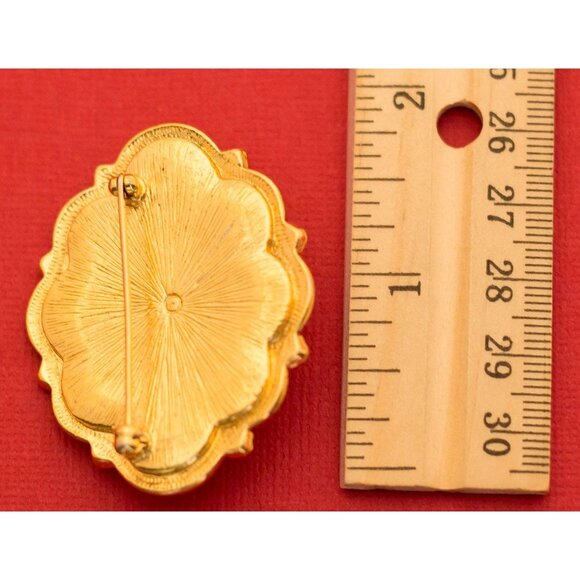Vintage Victorian Style Brooch Made by Avon - F3 - Picture 2 of 2